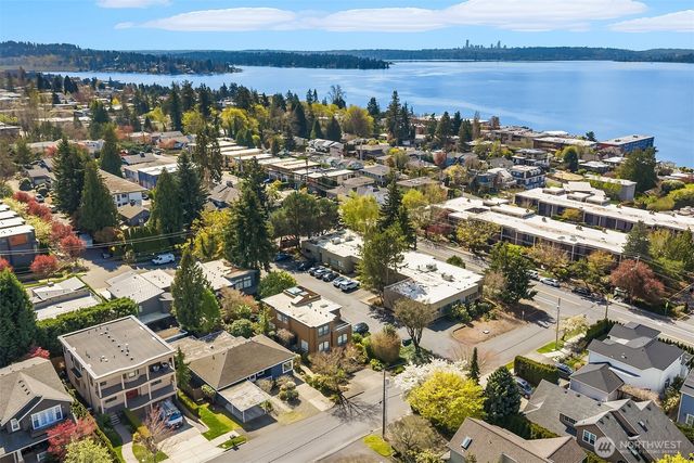 321 6th Avenue S, Kirkland, WA 98033