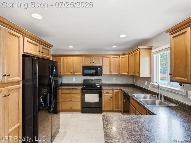 2347 Meadowlane Court, Burton, MI 48519