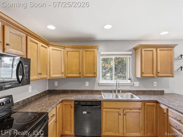 2347 Meadowlane Court, Burton, MI 48519