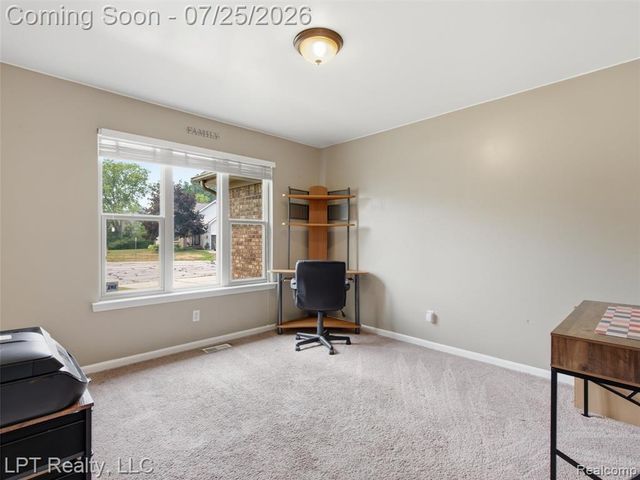 2347 Meadowlane Court, Burton, MI 48519