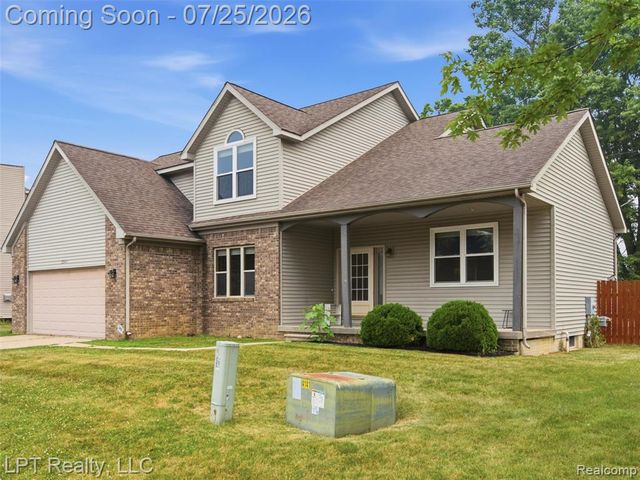 2347 Meadowlane Court, Burton, MI 48519