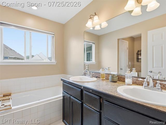 2347 Meadowlane Court, Burton, MI 48519