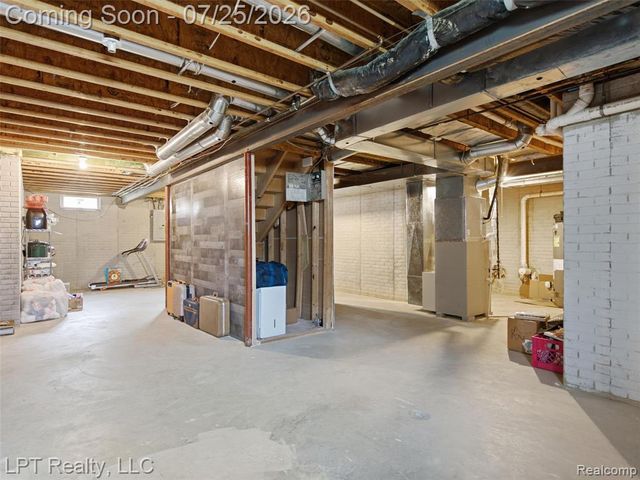 2347 Meadowlane Court, Burton, MI 48519