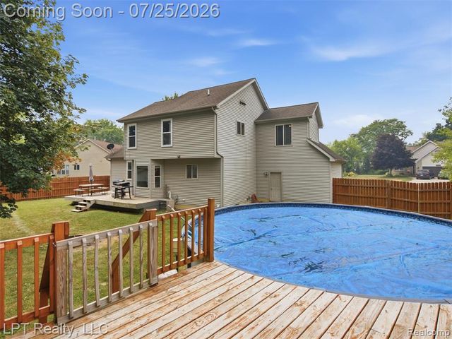 2347 Meadowlane Court, Burton, MI 48519