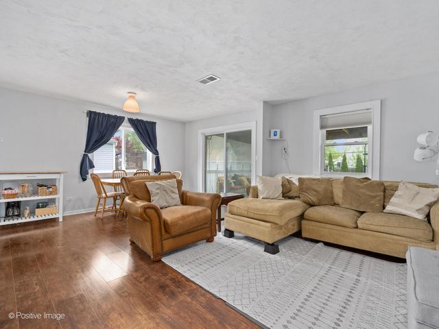 307 N Schubert Street, Palatine, IL 60067
