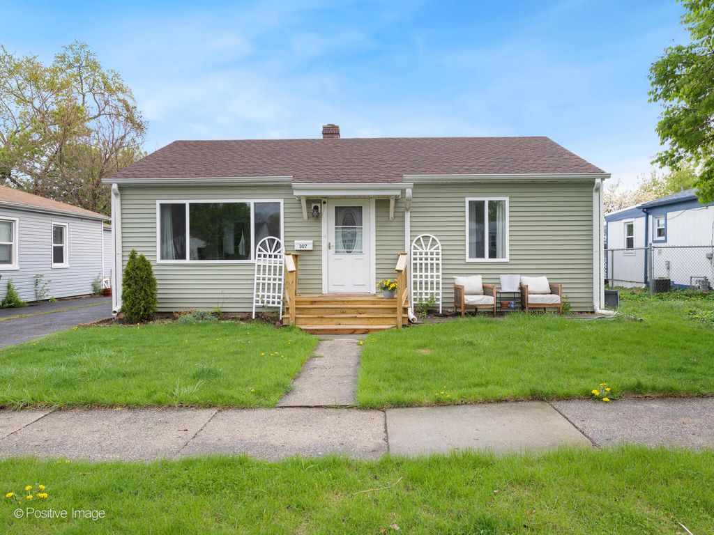307 N Schubert Street, Palatine, IL 60067