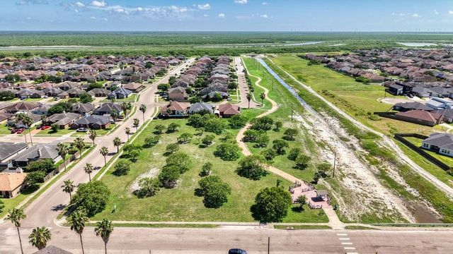 6706 La Salle Dr, Corpus Christi, TX 78414