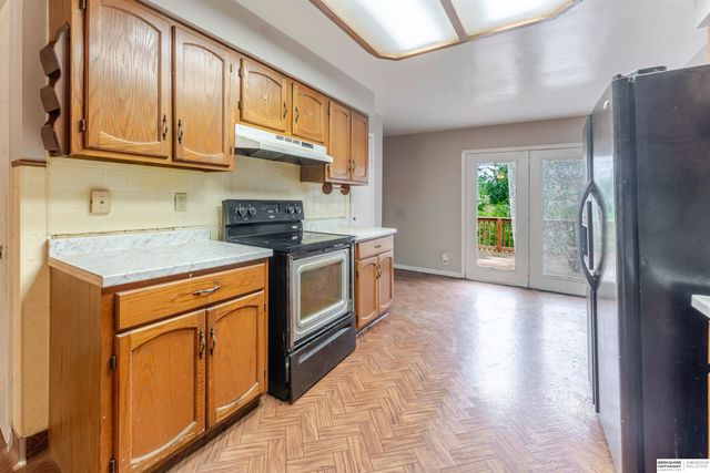 4529 Grand Avenue, Omaha, NE 68104