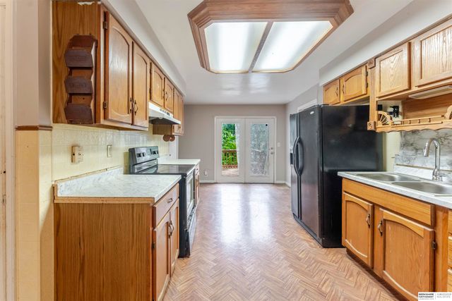 4529 Grand Avenue, Omaha, NE 68104