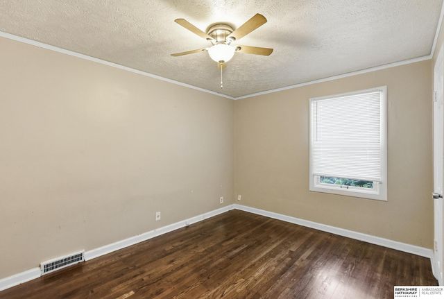 4529 Grand Avenue, Omaha, NE 68104