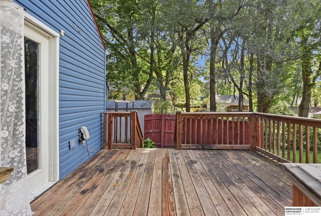 4529 Grand Avenue, Omaha, NE 68104
