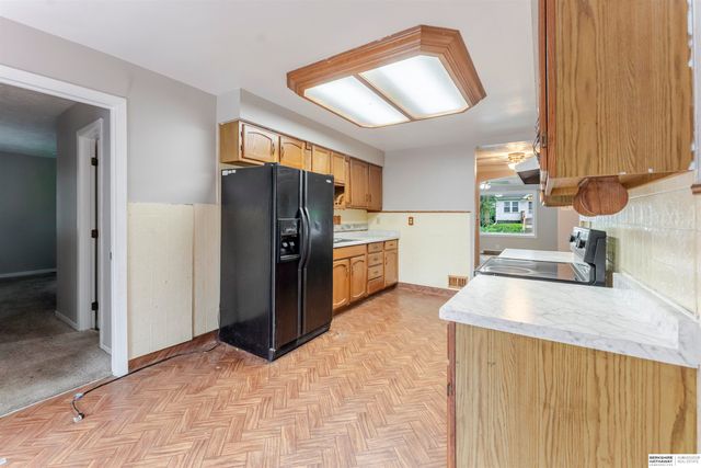 4529 Grand Avenue, Omaha, NE 68104