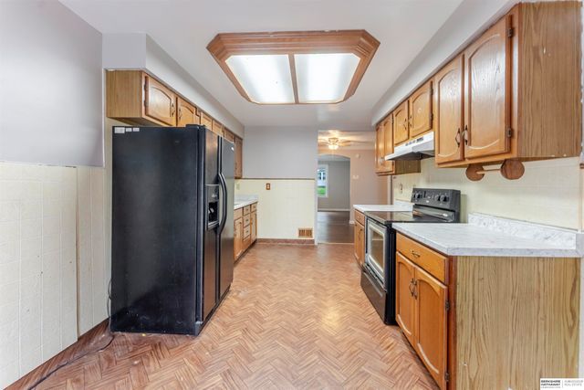 4529 Grand Avenue, Omaha, NE 68104