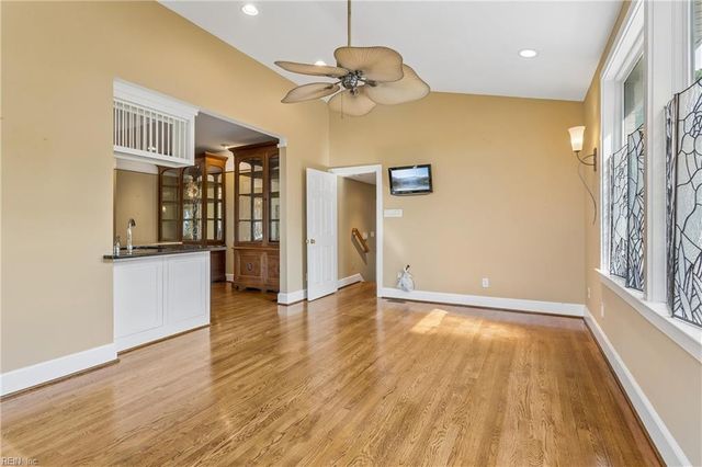 2402 Chesapeake AVE, Hampton, VA 23661