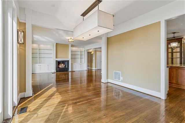 2402 Chesapeake AVE, Hampton, VA 23661