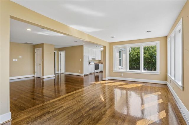 2402 Chesapeake AVE, Hampton, VA 23661