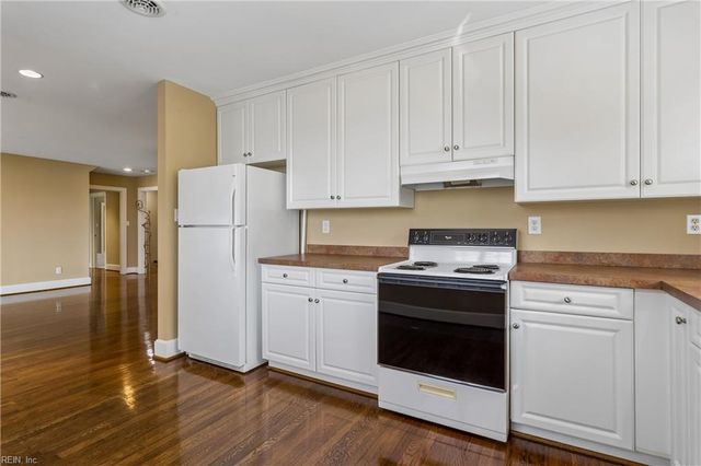 2402 Chesapeake AVE, Hampton, VA 23661