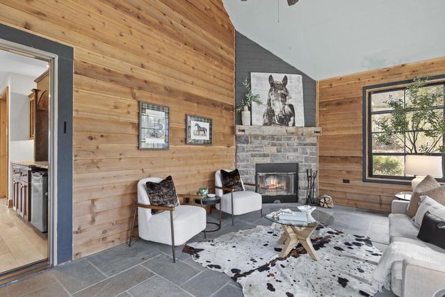 N51W28373 Maes Walke, Pewaukee, WI 53072