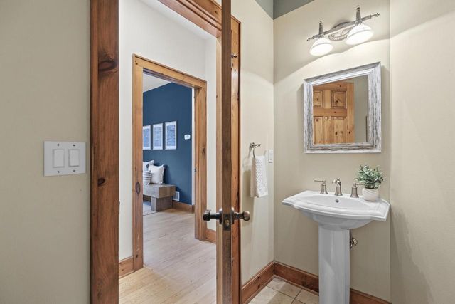 N51W28373 Maes Walke, Pewaukee, WI 53072