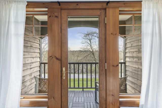 N51W28373 Maes Walke, Pewaukee, WI 53072