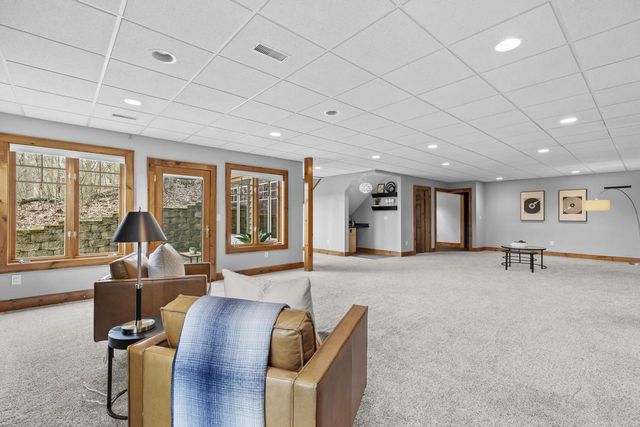 N51W28373 Maes Walke, Pewaukee, WI 53072