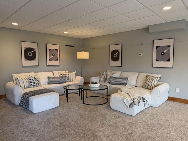 N51W28373 Maes Walke, Pewaukee, WI 53072
