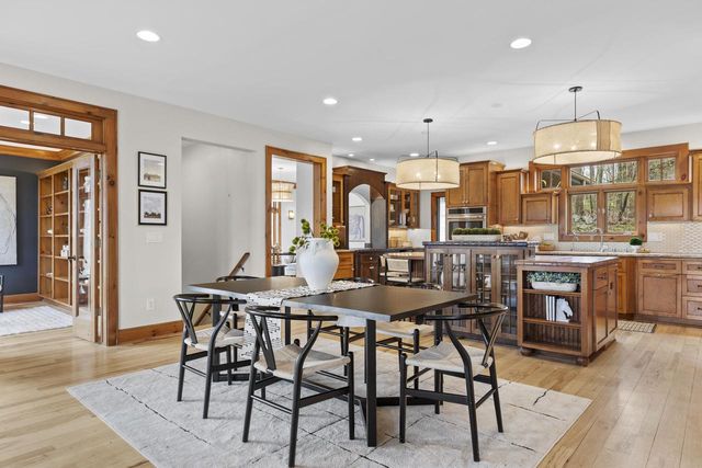 N51W28373 Maes Walke, Pewaukee, WI 53072