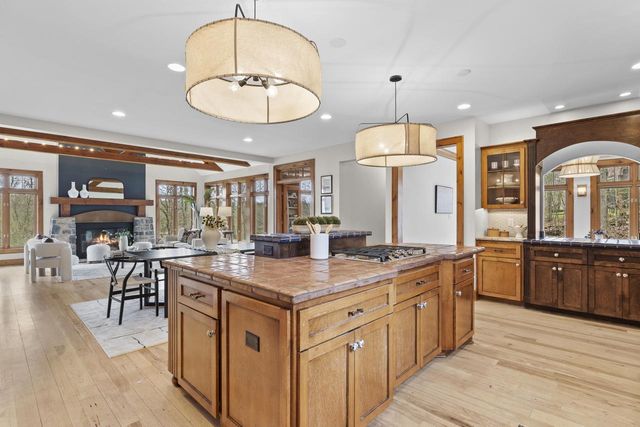N51W28373 Maes Walke, Pewaukee, WI 53072