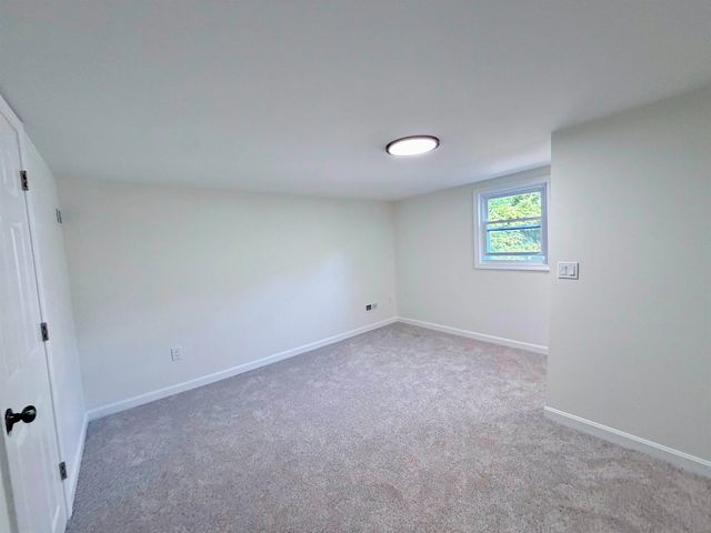 35 Highland Avenue, Derry, NH 03038