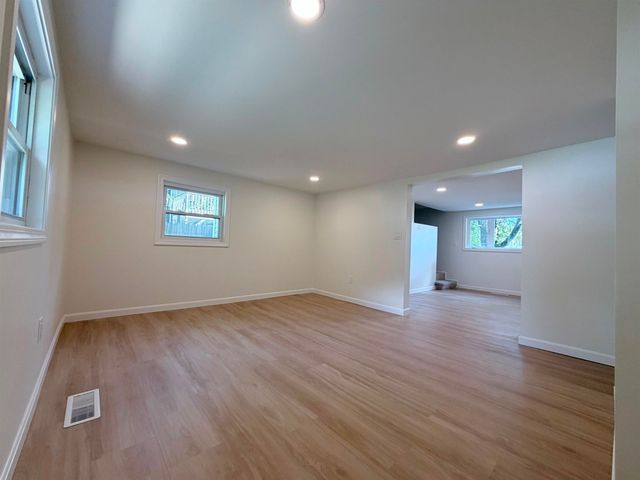 35 Highland Avenue, Derry, NH 03038