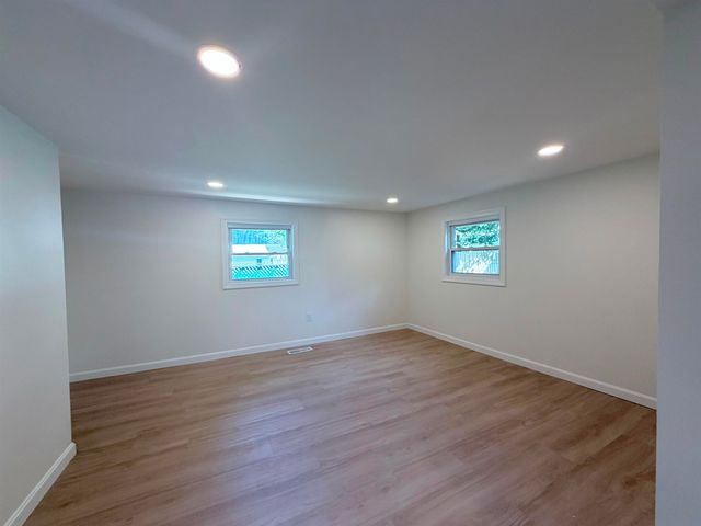 35 Highland Avenue, Derry, NH 03038