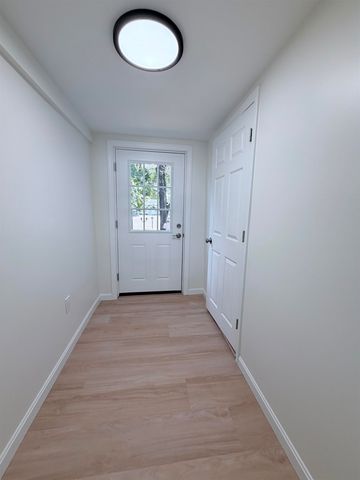 35 Highland Avenue, Derry, NH 03038