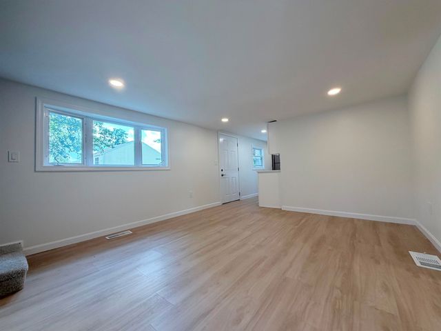 35 Highland Avenue, Derry, NH 03038