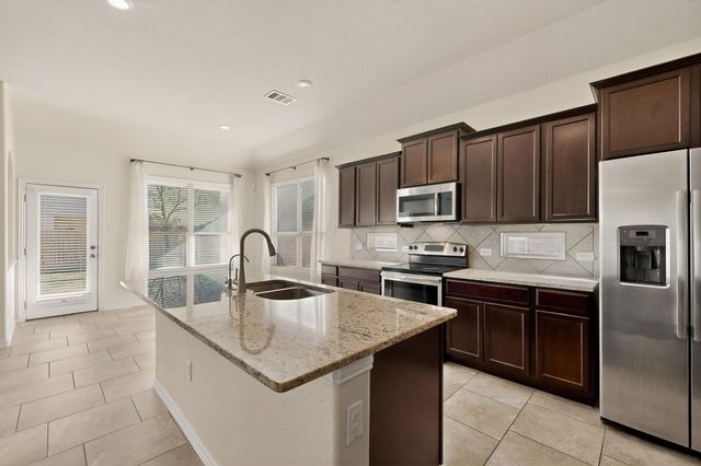 102 Plantain DR, Hutto, TX 78634