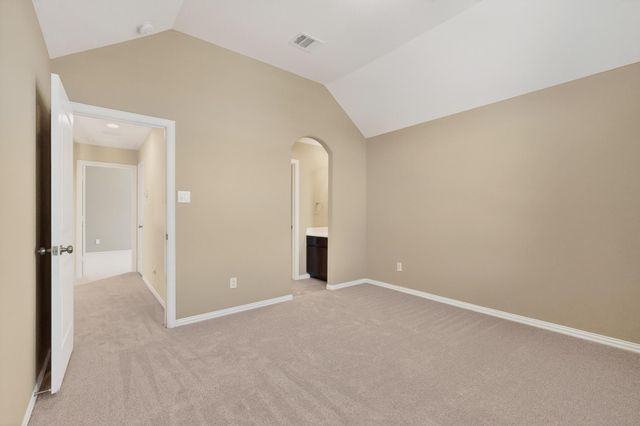 102 Plantain DR, Hutto, TX 78634