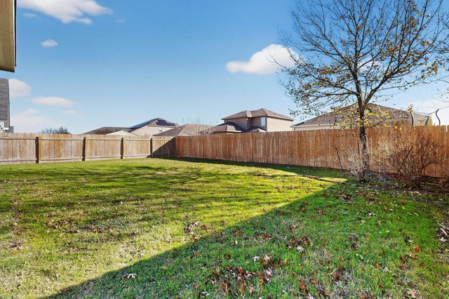 102 Plantain DR, Hutto, TX 78634