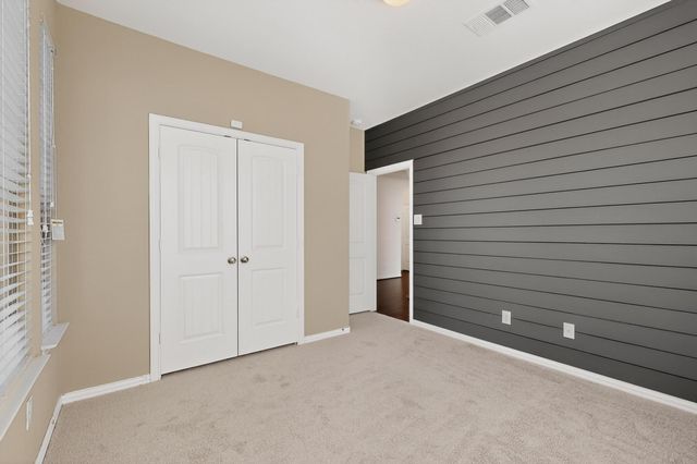 102 Plantain DR, Hutto, TX 78634