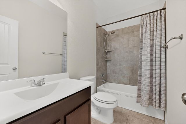 102 Plantain DR, Hutto, TX 78634