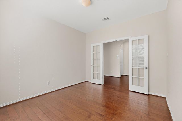 102 Plantain DR, Hutto, TX 78634