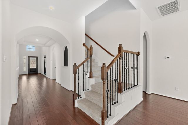 102 Plantain DR, Hutto, TX 78634