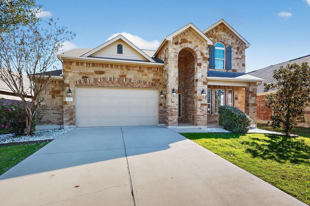 102 Plantain DR, Hutto, TX 78634