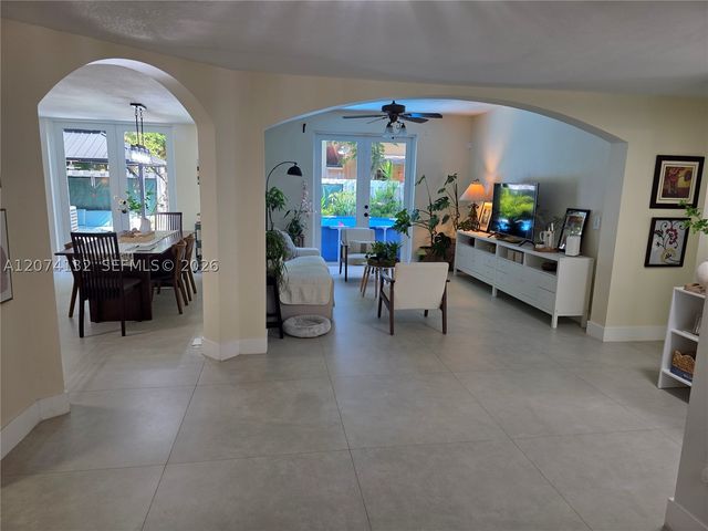 16011 SW 87th Ter, Miami, FL 33193
