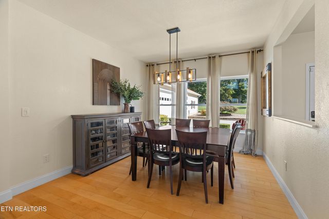 2225 Ted Moore Rd, Dandridge, TN 37725