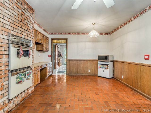 1201 E 4th Street, Okmulgee, OK 74447