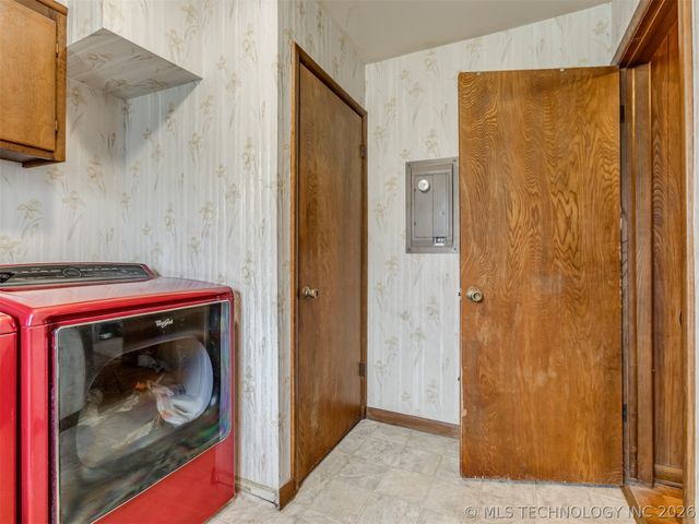 1201 E 4th Street, Okmulgee, OK 74447