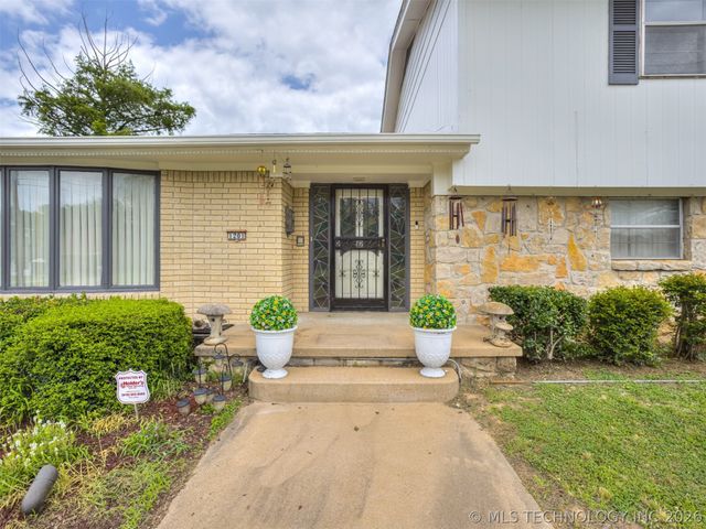 1201 E 4th Street, Okmulgee, OK 74447