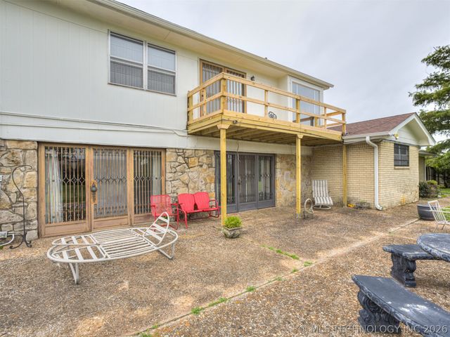 1201 E 4th Street, Okmulgee, OK 74447