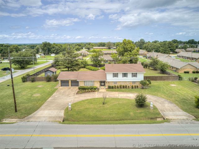 1201 E 4th Street, Okmulgee, OK 74447