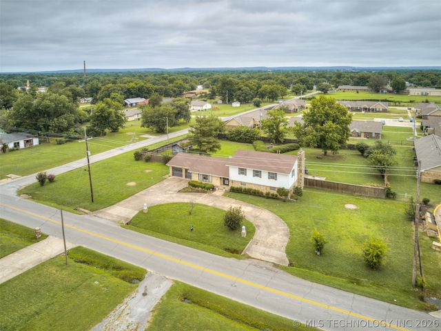 1201 E 4th Street, Okmulgee, OK 74447