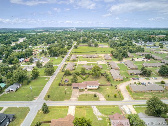 1201 E 4th Street, Okmulgee, OK 74447